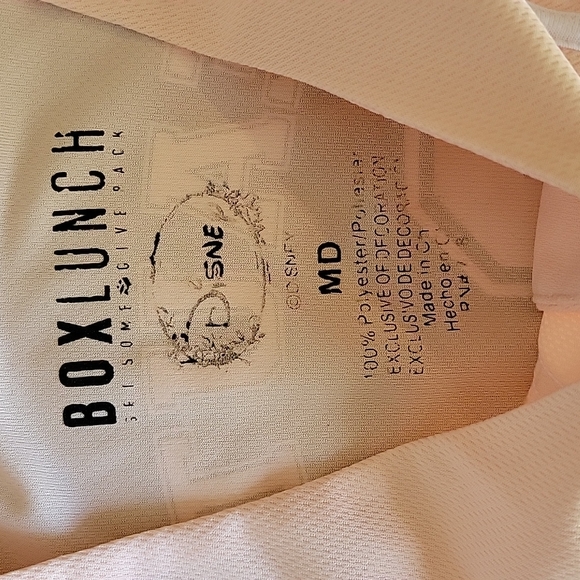 Medium Beauty Beast shirt Disney 🌹🥀 - Picture 3 of 8